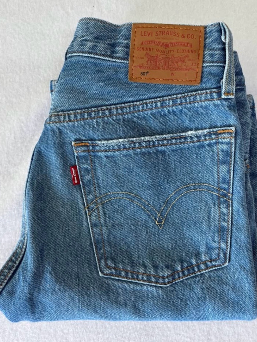 Levi's Men’s Light Blue Straight Denim Jeans with Leather Patch